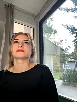 Snapshot of Ella_Vee chatting on September 27, 4:50 am Ella Vee online show from September 27, 4:50 am