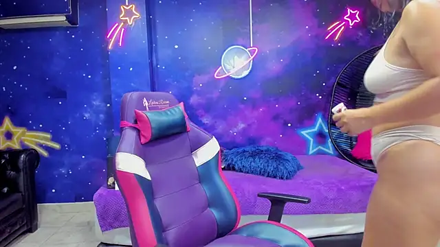 Thalia Cortea online show from November 25, 1:27 am