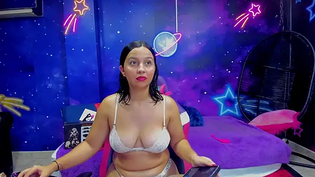 Thalia Cortea online show from November 26, 11:39 pm