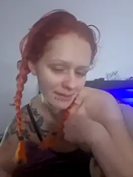 Snapshot of Redhairbiitch chatting on December 18, 5:41 pm Redhairbiitch online show from December 18, 5:41 pm