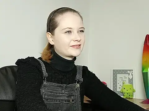 LydiaYoung online show from October 16, 6:09 pm