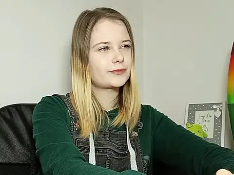 LydiaYoung online show from November 20, 7:13 pm