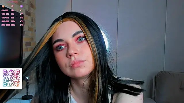 Snapshot of EvaBlimey chatting on September 21, 5:09 am EvaBlimey online show from September 21, 5:09 am