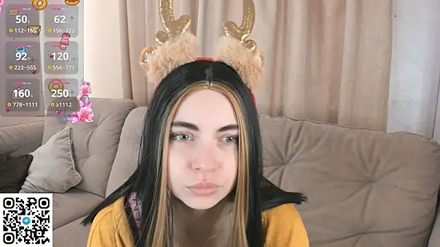 Snapshot of EvaBlimey chatting on November 23, 6:13 am EvaBlimey online show from November 23, 6:13 am