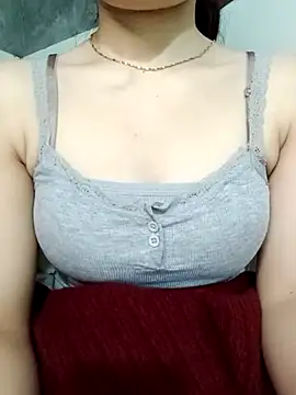 LucyyLy online show from November 17, 2:39 am