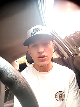 Snapshot of DebutingPathway chatting on November 9, 1:09 pm DebutingPathway online show from November 9, 1:09 pm