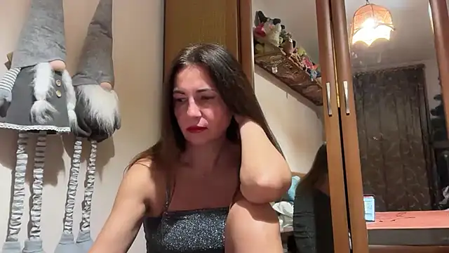 Cyreluna online show from November 30, 6:23 pm