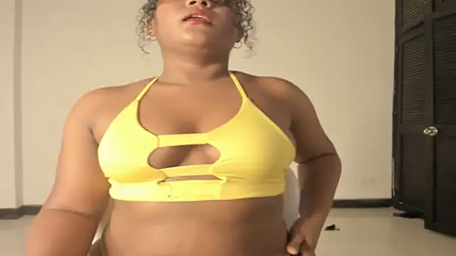 CAROLINNAGOMEZ online show from October 12, 1:15 am