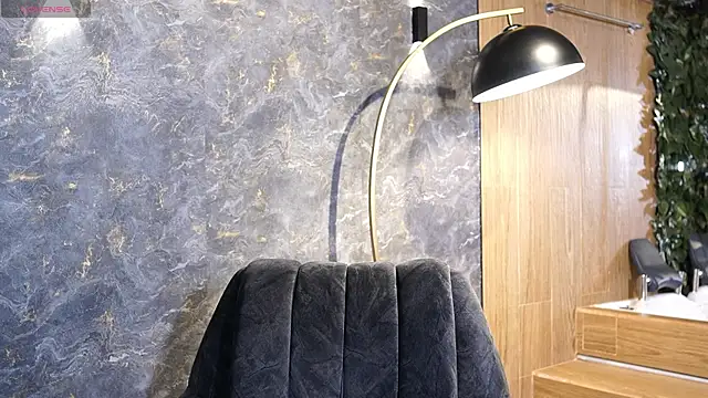 Tayler Kim online show from October 25, 6:35 pm