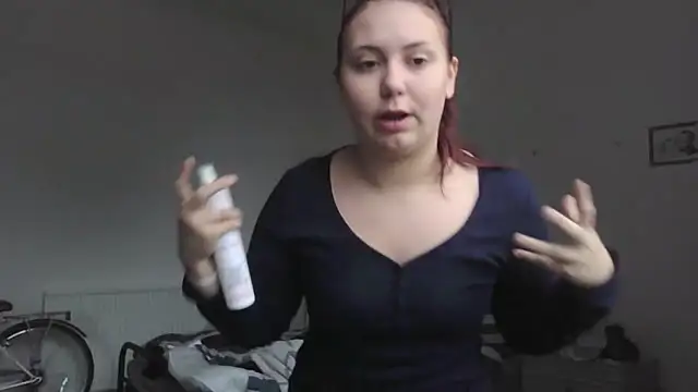 Snapshot of RoseMaee chatting on October 18, 8:26 am RoseMaee online show from October 18, 8:26 am