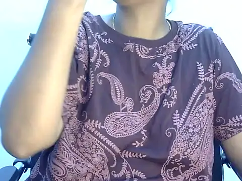 Hott Noor online show from October 24, 5:20 pm