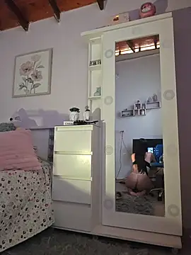 Alicia vellami online show from December 2, 3:07 pm