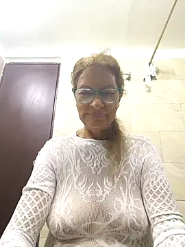 Snapshot of MaryLunne chatting on September 15, 6:30 pm MaryLunne online show from September 15, 6:30 pm