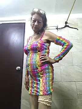 Snapshot of MaryLunne chatting on November 12, 11:32 am MaryLunne online show from November 12, 11:32 am