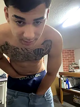 Snapshot of condenovin chatting on October 10, 4:39 pm condenovin online show from October 10, 4:39 pm