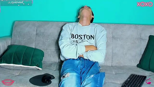 Maikol Ortiz online show from October 8, 12:36 pm