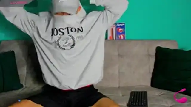 Maikol Ortiz online show from October 21, 12:17 pm