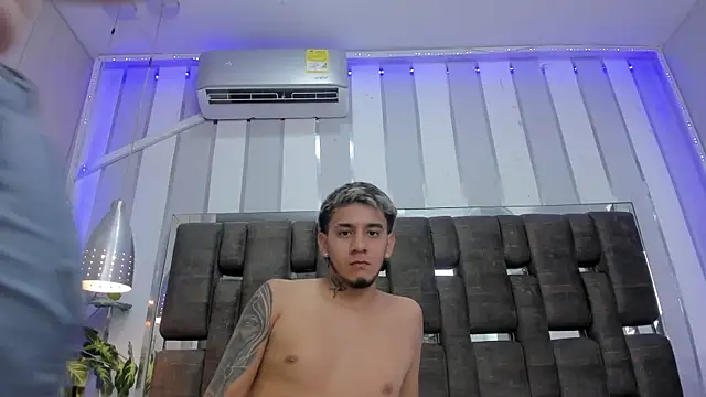 Snapshot of BriannaBBW chatting on October 8, 4:43 am BriannaBBW online show from October 8, 4:43 am