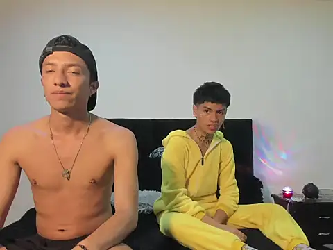 Snapshot of mhatias_ chatting on September 18, 1:51 am mhatias online show from September 18, 1:51 am