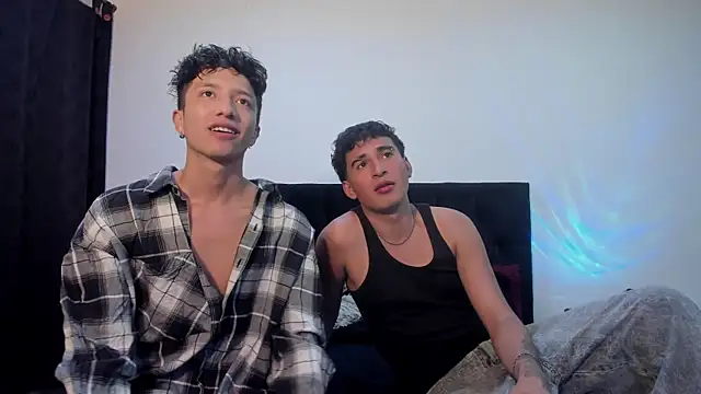 Snapshot of mhatias_ chatting on November 19, 4:12 am mhatias online show from November 19, 4:12 am