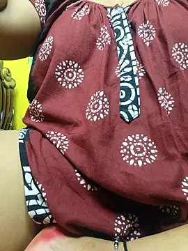 Snapshot of desi_boudi87 chatting on September 19, 5:46 pm desi boudi87 online show from September 19, 5:46 pm