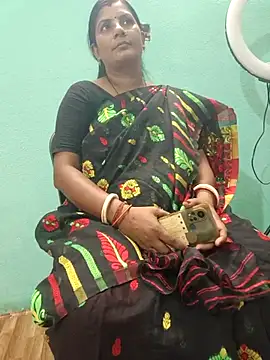 Snapshot of desi_boudi87 chatting on September 24, 11:13 am desi boudi87 online show from September 24, 11:13 am