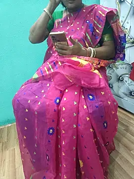 Snapshot of desi_boudi87 chatting on October 11, 12:36 pm desi boudi87 online show from October 11, 12:36 pm