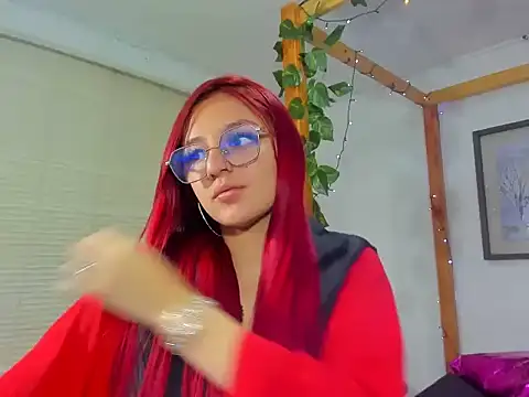 Vaiiolett  online show from November 26, 12:28 pm