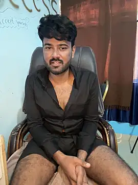 Snapshot of MeekBatgirl chatting on November 10, 7:40 am MeekBatgirl online show from November 10, 7:40 am