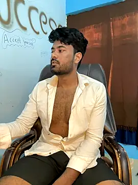 Snapshot of MeekBatgirl chatting on November 16, 5:13 am MeekBatgirl online show from November 16, 5:13 am