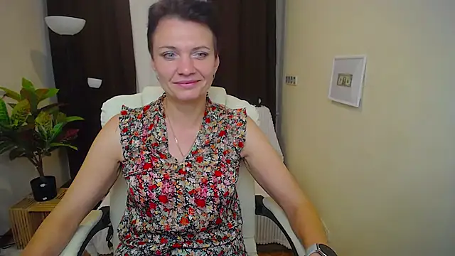 AvaSaturnian online show from September 9, 12:05 pm