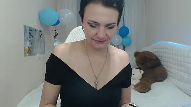 AvaSaturnian online show from September 29, 12:10 pm