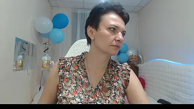 AvaSaturnian online show from October 8, 12:25 pm