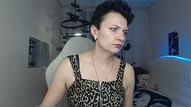 AvaSaturnian online show from October 28, 1:36 pm