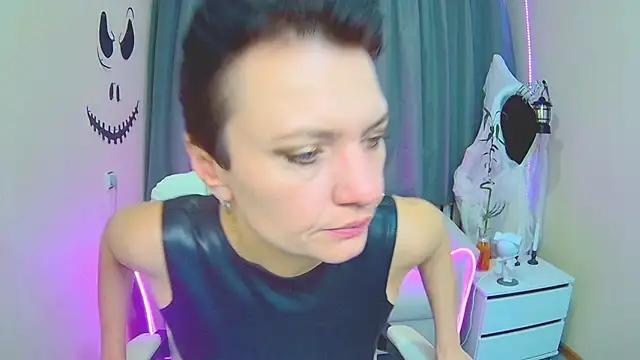 AvaSaturnian online show from November 6, 7:31 am