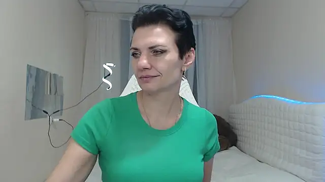 AvaSaturnian online show from November 16, 1:06 pm