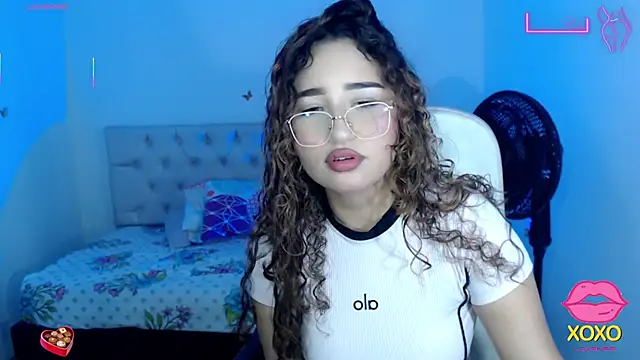 sasha 17  online show from October 6, 5:10 pm