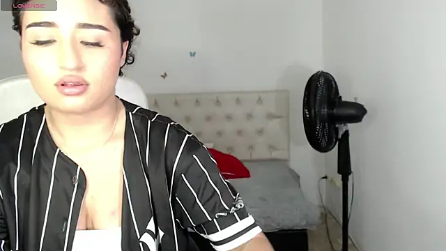 sasha 17  online show from November 4, 4:28 pm