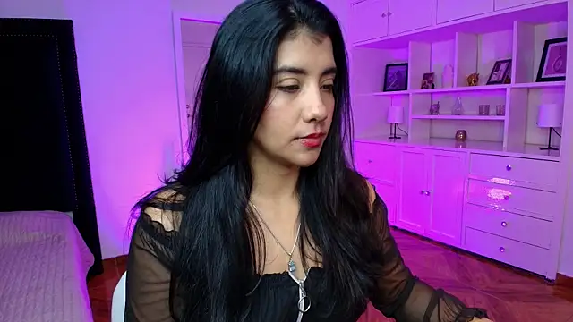 nina moen online show from October 3, 8:50 pm