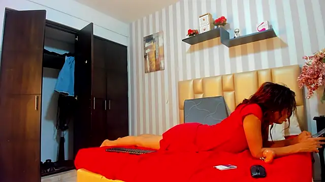 MissDiabla  online show from September 13, 4:07 pm