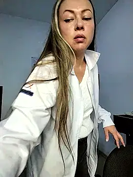 Madisson-04  online show from November 30, 6:45 pm