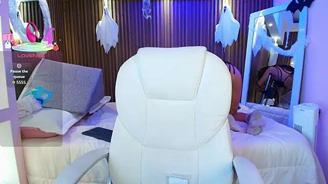 AlanaWalker9 online show from October 18, 3:53 am