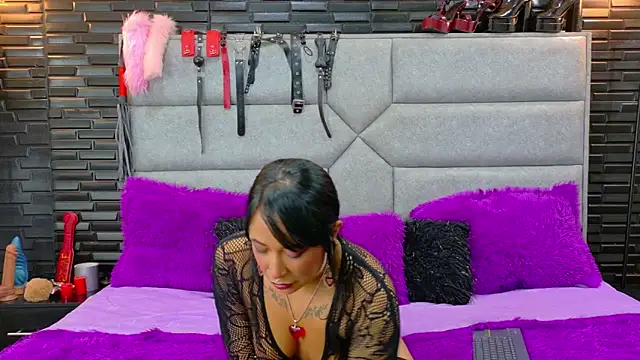 Snapshot of DaiaRousi chatting on October 15, 2:33 am DaiaRousi online show from October 15, 2:33 am