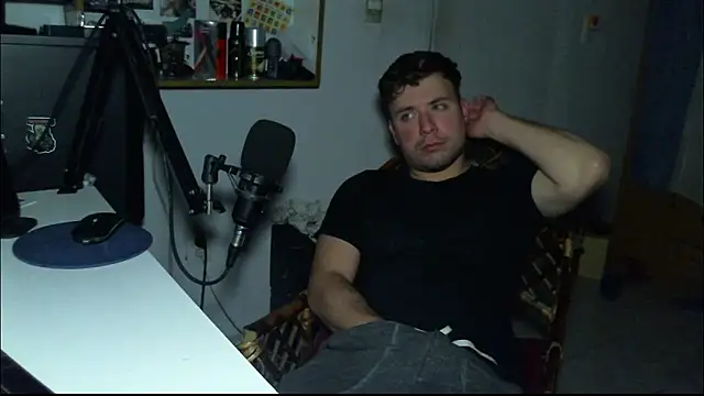 Snapshot of ferrari1996 chatting on September 10, 6:13 am ferrari1996 online show from September 10, 6:13 am