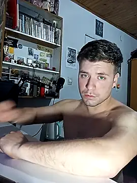 Snapshot of ferrari1996 chatting on September 18, 5:09 am ferrari1996 online show from September 18, 5:09 am