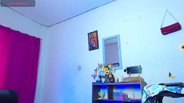 Snapshot of Sharasexy1 chatting on October 31, 4:52 pm Sharasexy1 online show from October 31, 4:52 pm