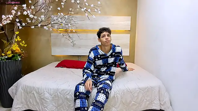 Mycandyfor You online show from September 12, 7:47 pm