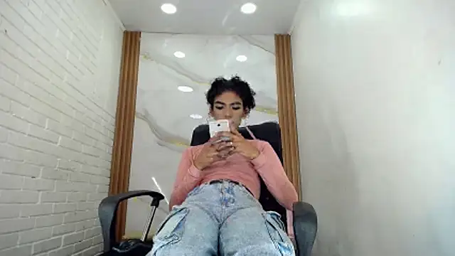 Penelopee Rouse online show from October 8, 7:44 pm