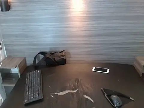 Penelopee Rouse online show from November 24, 7:24 pm