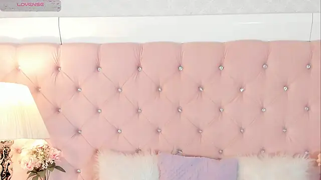 CaterinaRomano online show from November 4, 2:27 pm